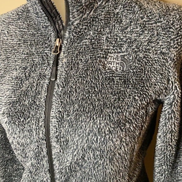 The North Face zipper front fleece Jacket - Picture 3 of 9